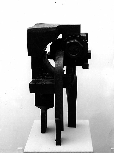1964 - Grosser Bulldog I - 75,5x39x33,5 - oeffentlicher Raum - Kunstmuseum Basel (2).jpg